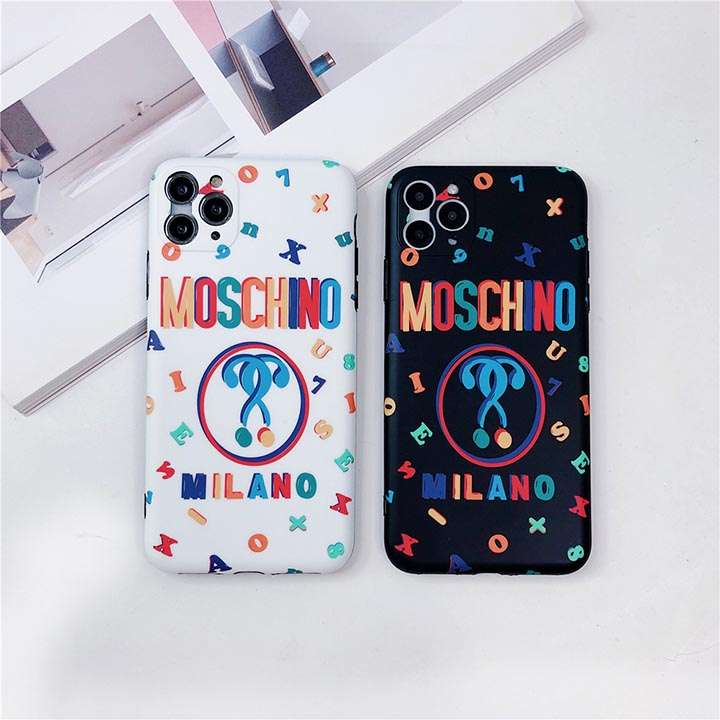 Moschino iPhone13 ケース