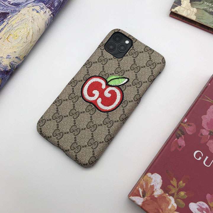Gucci アップル柄刺繡iphone12/11 スマホケース