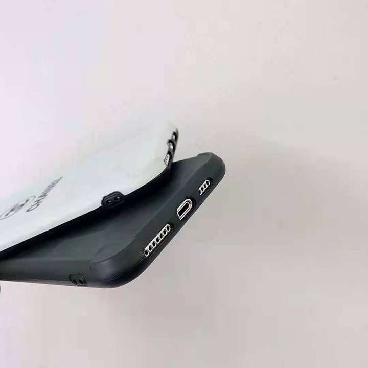 アイホン8プラス シャネル 極シンプル 携帯ケース