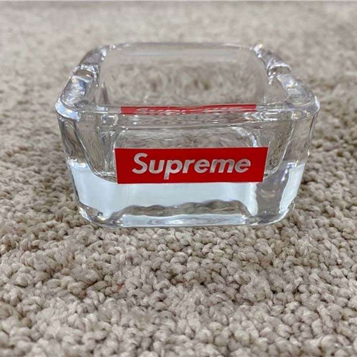 supreme  有機ガラス