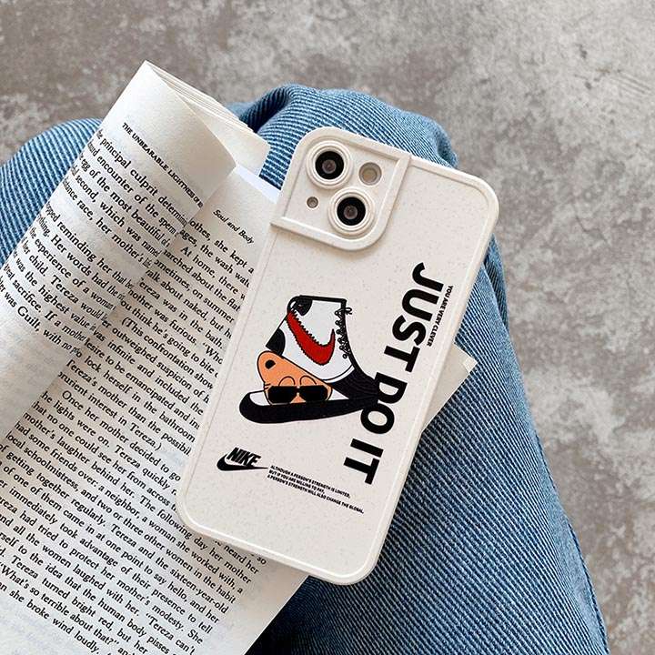 NikeiPhone 8全面保護カバー