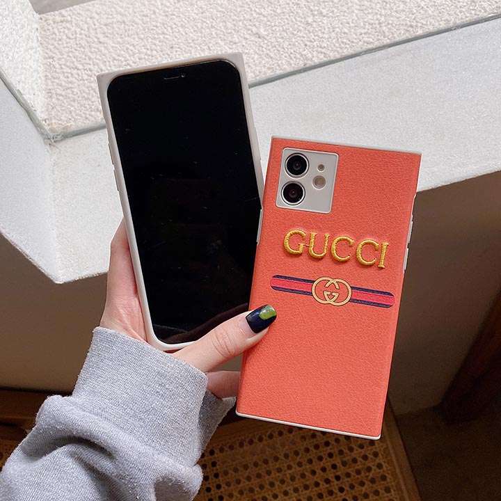 Gucci iphone12pro/12 ケース ロゴ付き