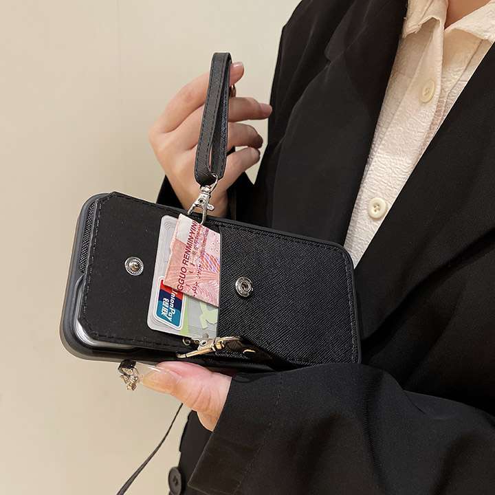 プラダiPhone 11スマホケース