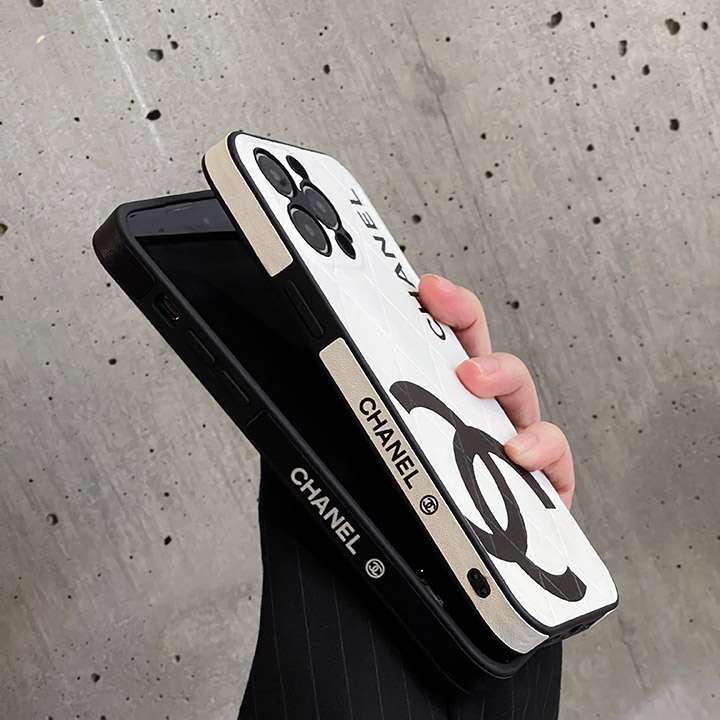 シャネルマトラッセiphone15ケース