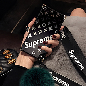 supreme iphone8plus ケース ファー付き 黒